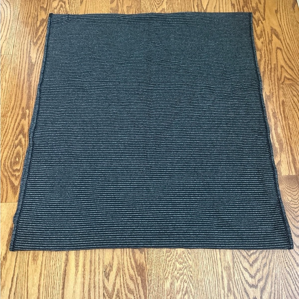 Lululemon Reversible Vinyasa Scarf - Picture 4 of 5